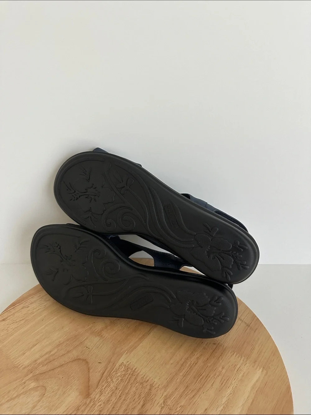 Easy Street Womens Claudia Wedge Sandals